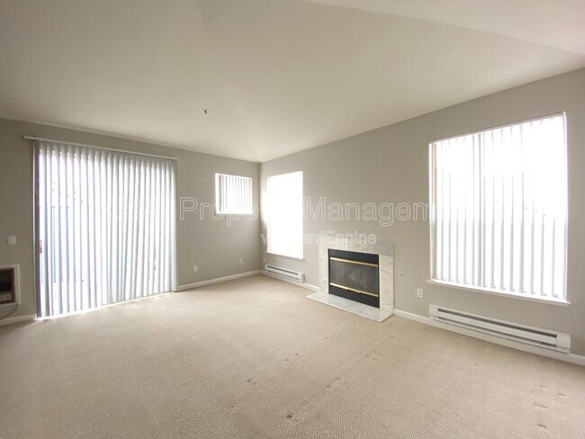 Foto del edificio - 3695 Stevenson Blvd