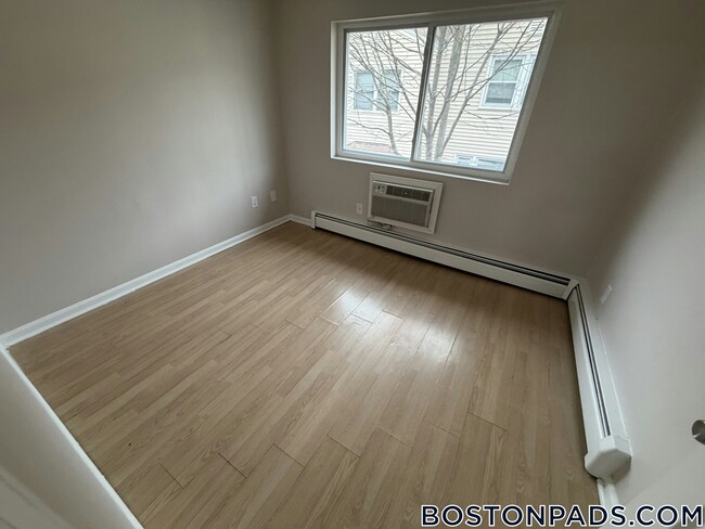 Building Photo - 134 Willard St