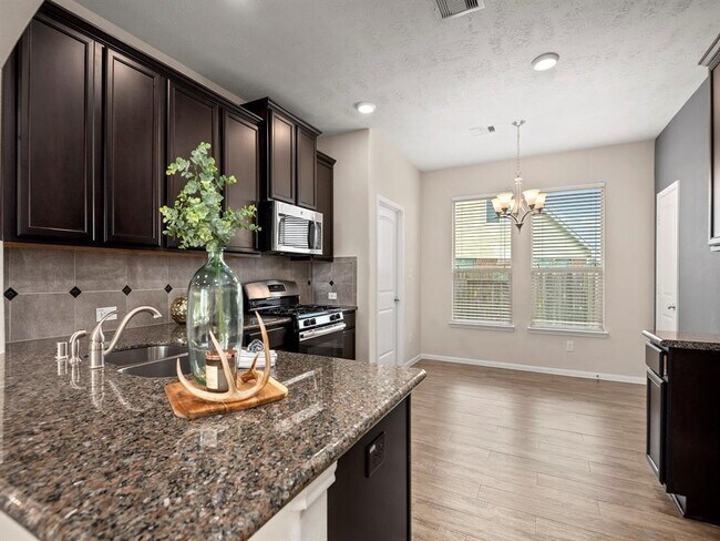 Building Photo - 302 American Black Bear Dr