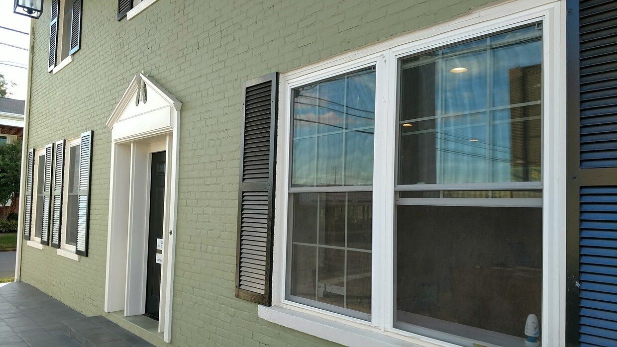 Front of building - 301 Maple St
