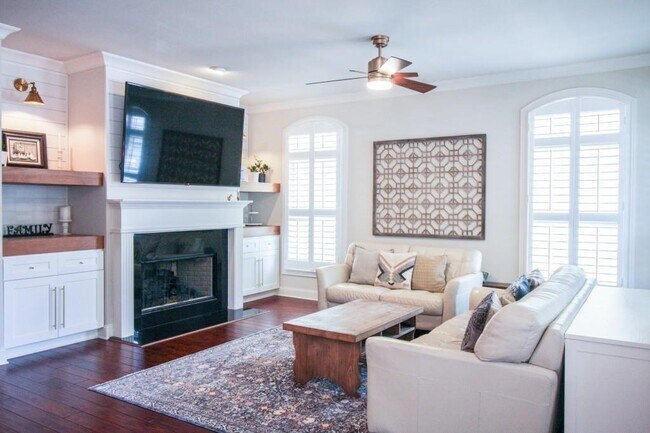Building Photo - 10771 Bossier Dr