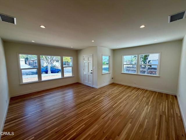 Building Photo - 131 Poinsettia Ave
