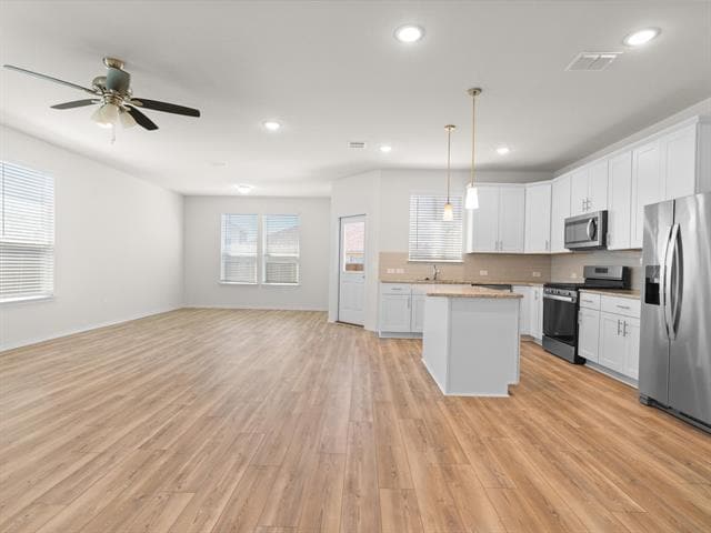 Building Photo - 803 Goldenrod Ln