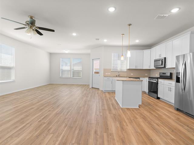 Foto del edificio - 803 Goldenrod Ln