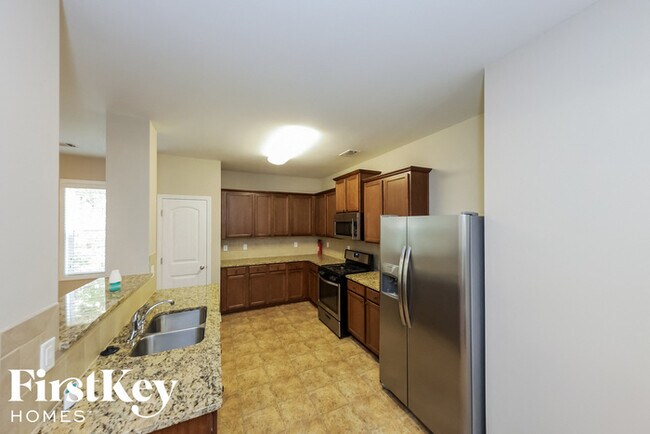 Building Photo - 7313 Blue Jay Way