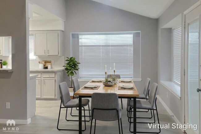 Foto del edificio - 2403 Summer Spring Dr