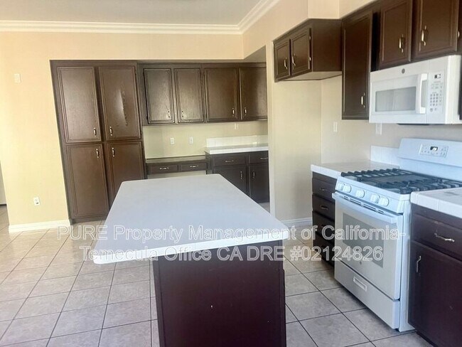 Foto del edificio - 39918 Ashwood Ln