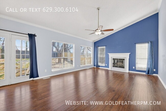 Foto del edificio - 905 Split Oak Dr