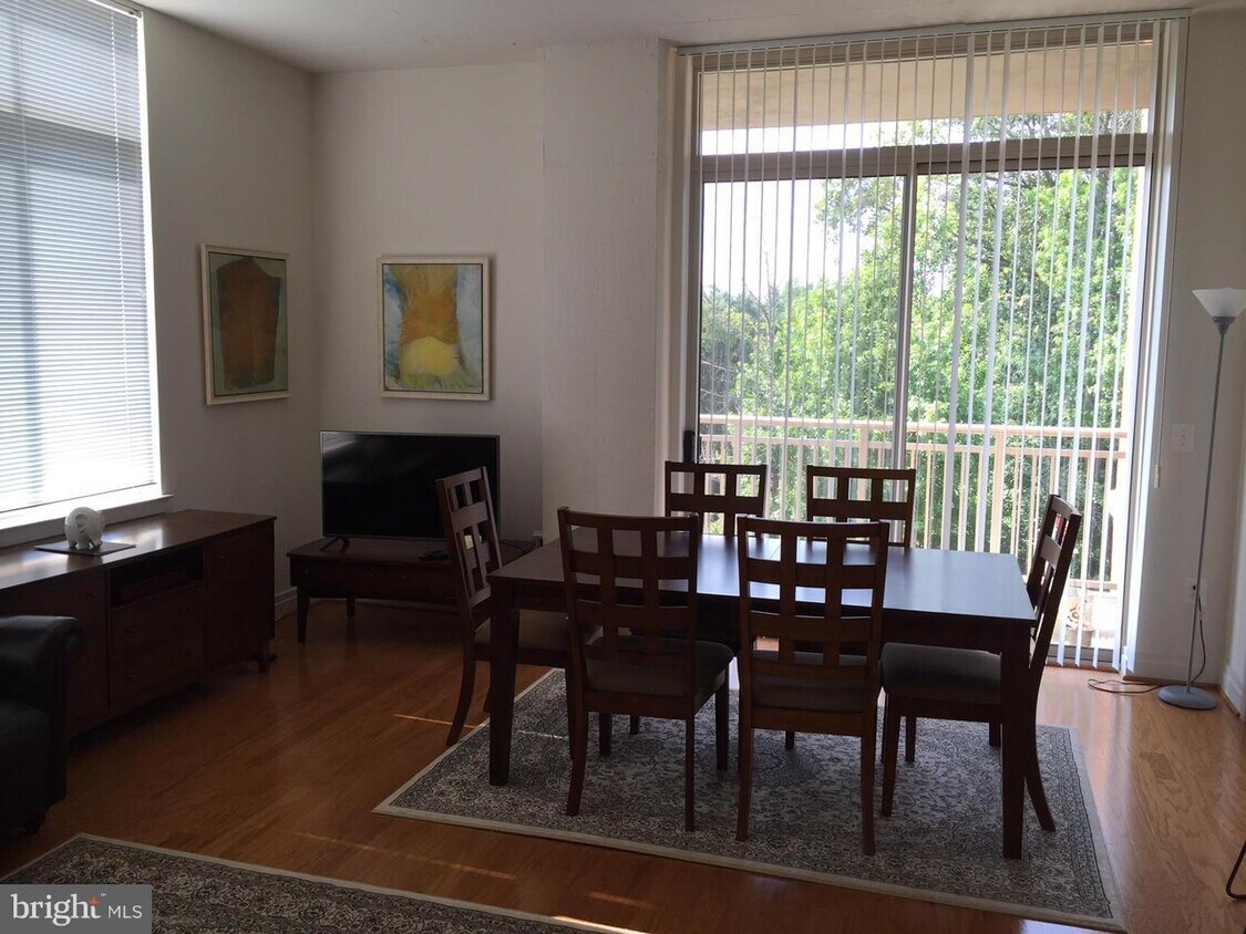 4490 Market Commons Dr Unit 309, Fairfax, VA 22033 Condo for Rent in