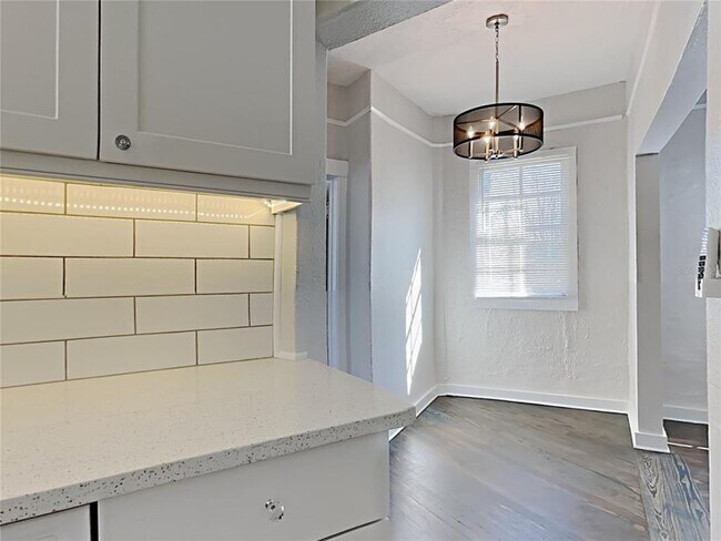 Foto del edificio - 2305 W Texas Ave