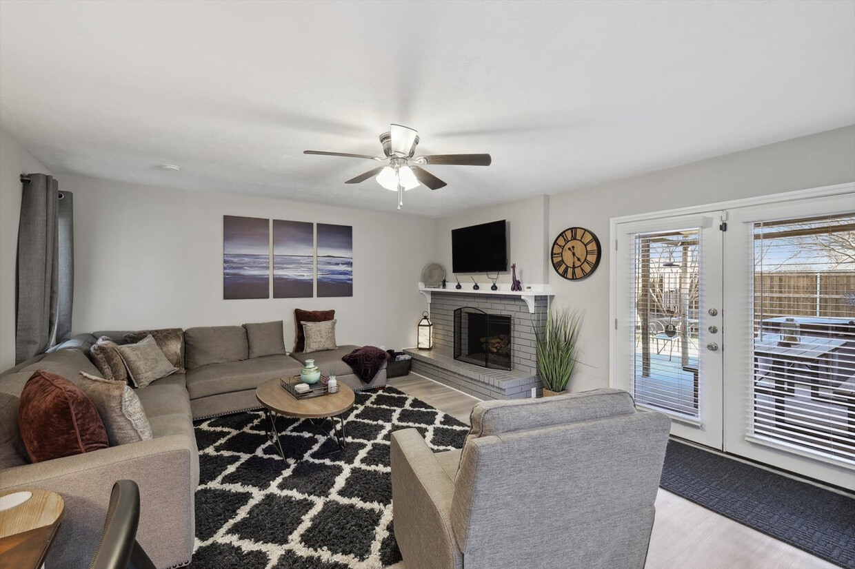 Primary Photo - 2914 Flagstone Dr