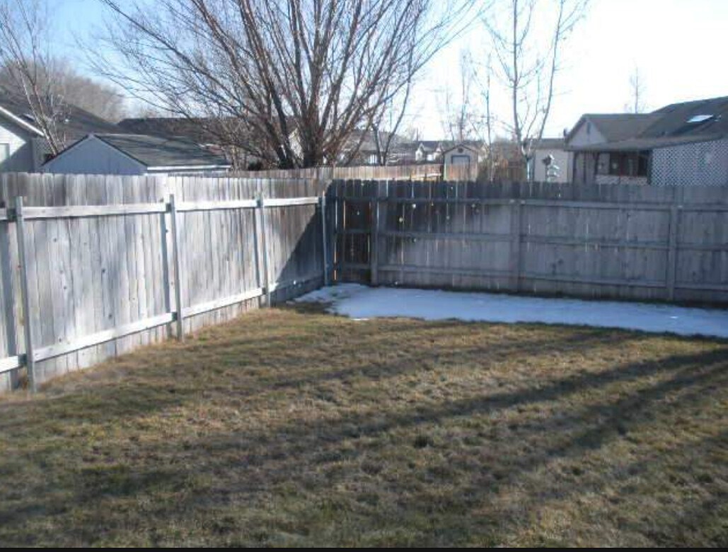 Foto del edificio - 697 W 8th S St