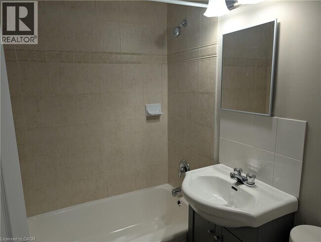 Building Photo - 468 Ottawa St N