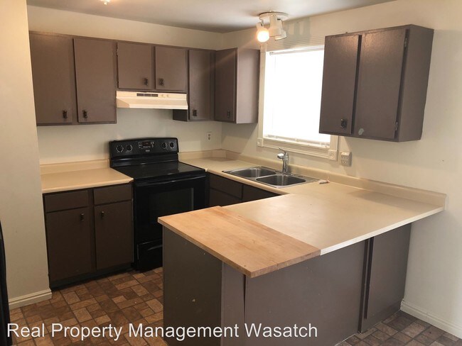 Foto del edificio - 4 br, 2 bath House - 1105 E. Larkspur