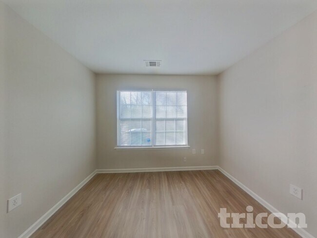 Building Photo - 2216 Gooseberry Rd