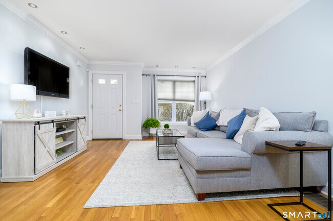 Foto del edificio - 85 Camp Ave