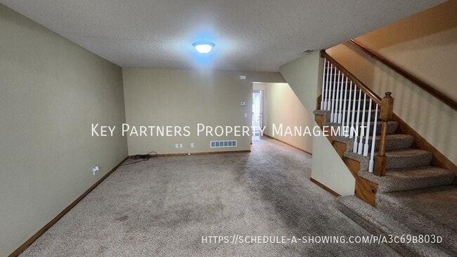 Building Photo - 1640 SW Highland Dr