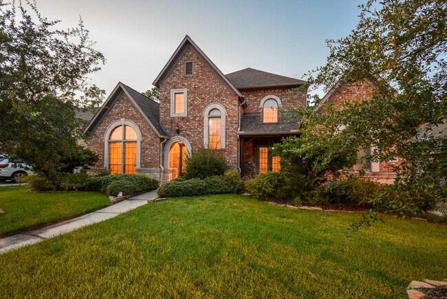 Foto del edificio - 2422 Hendricks Lakes Dr