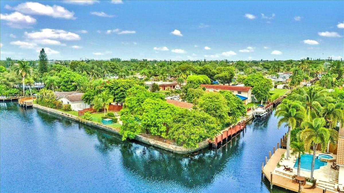 Foto principal - 2650 Scott St