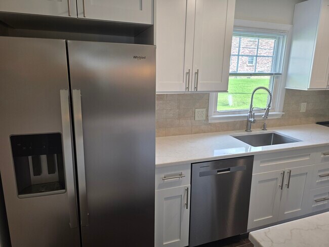 Foto del edificio - 136 N Chestnut St