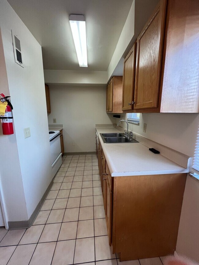 Foto del edificio - 300 E 16th Ave