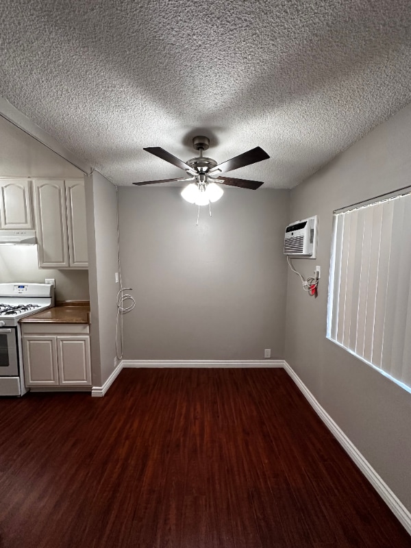 Building Photo - 409 N Los Robles Ave