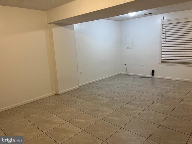 Foto del edificio - 14684 Cloverdale Rd