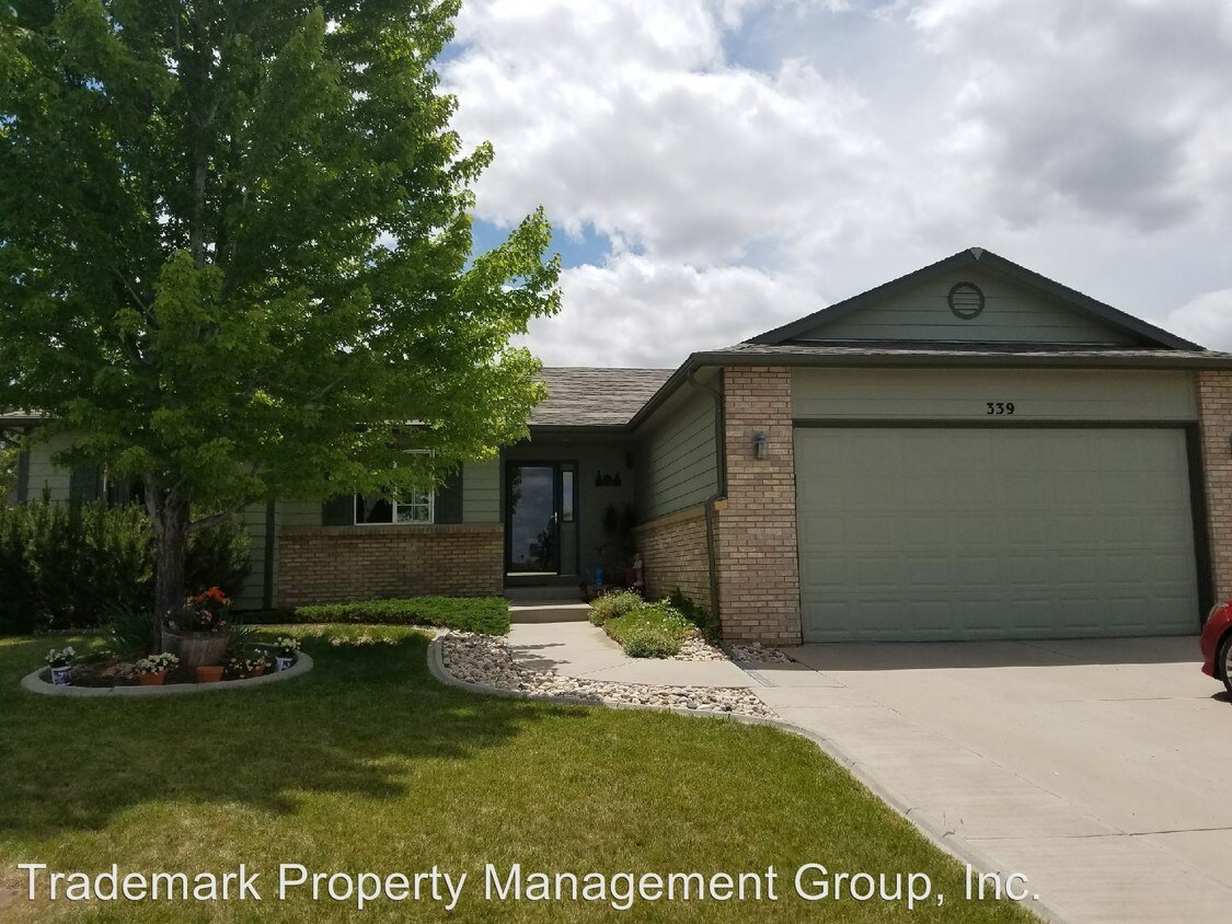 Primary Photo - 339 Scotch Pine Ct
