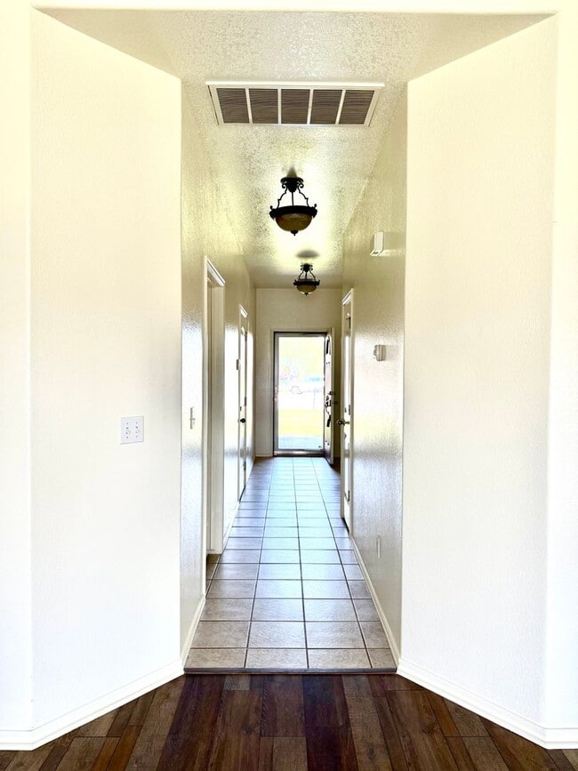 Building Photo - Owasso Schools/ 3bd 2Ba Huge Yard /Cul-de-Sac