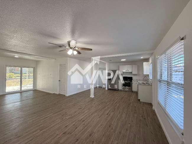 Foto del edificio - 154 Frances Jean Dr