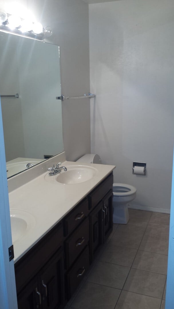 Foto del edificio - 9400 Admiral Nimitz Ave NE