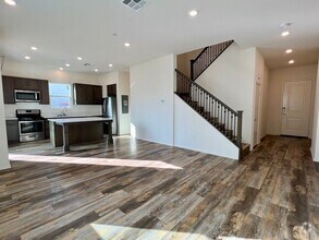 Building Photo - 2045 Mindoro Ln