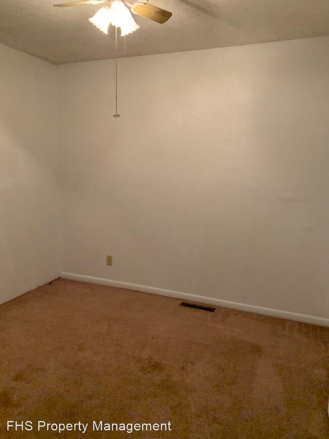 Building Photo - 2 br, 1 bath House - 925 N Fulbright Ave