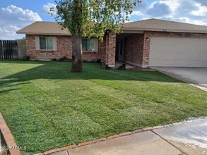 Building Photo - 5111 W Beverly Ln