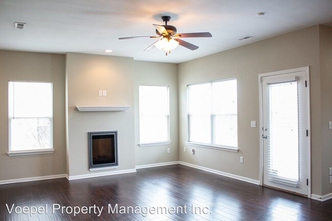 Foto del edificio - 6323-6325 Darnell St