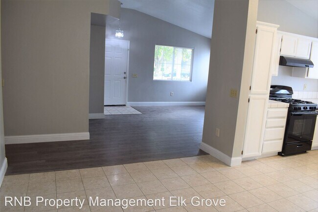 Building Photo - 4 br, 2 bath House - 2461 Dry Creek Way