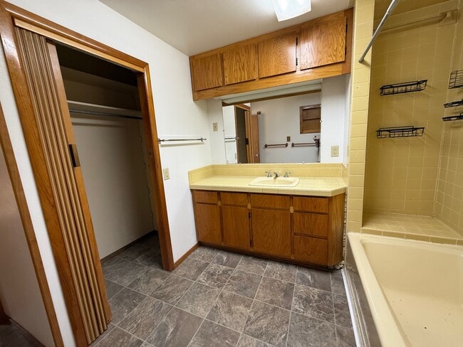 Building Photo - 6276 Cobey Ln