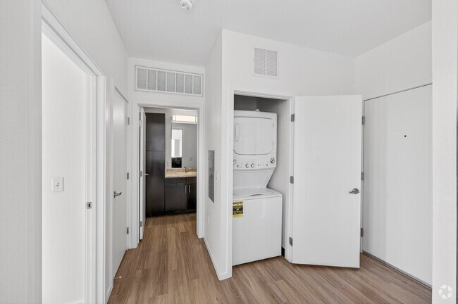 2 habitaciones, 2 baños, 914 pies cuadrados - Lavandería - Park Hill Station