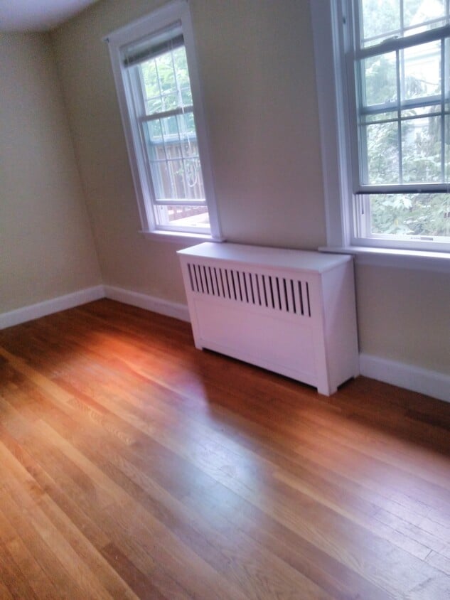 Bedroom - 428 Main St