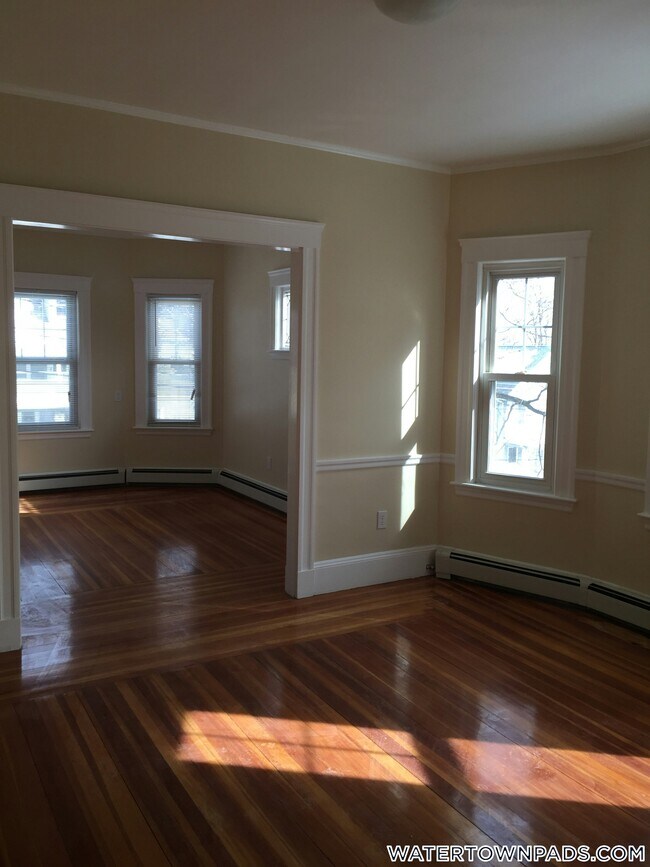 Building Photo - 126 Winsor Ave