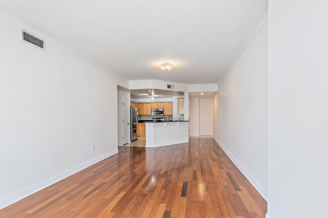 Building Photo - Stunning Berkman Plaza Condo