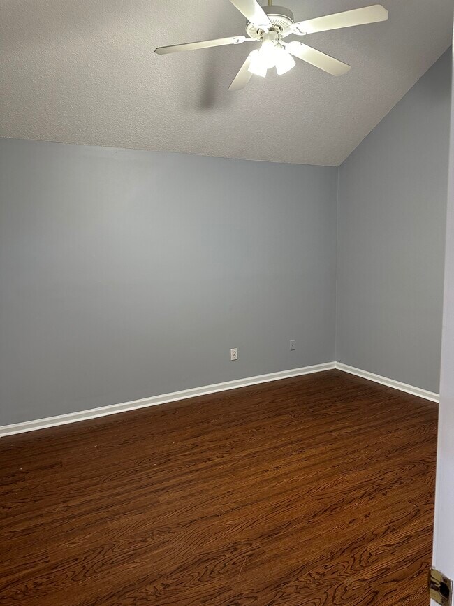 Foto del edificio - 510 Pine Knoll Dr
