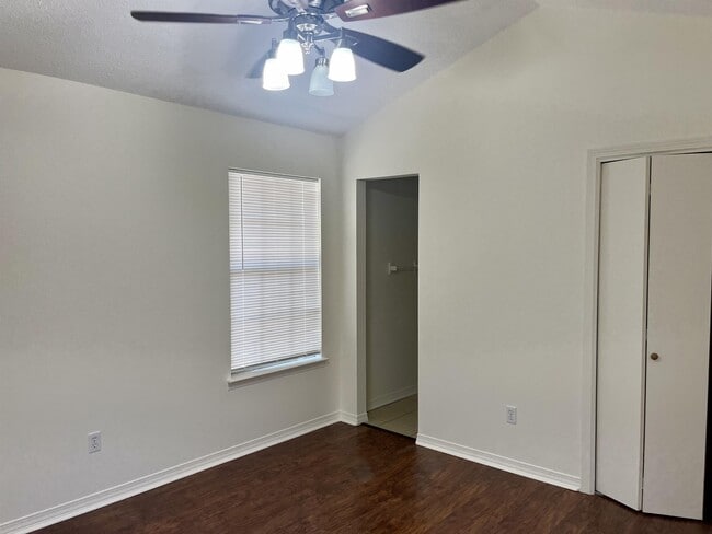 Building Photo - 2289 Estate Cir