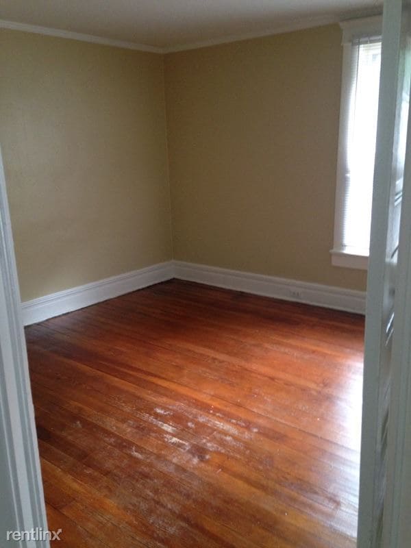 Building Photo - 5 br, 2 bath House - 1318 Forest Ct