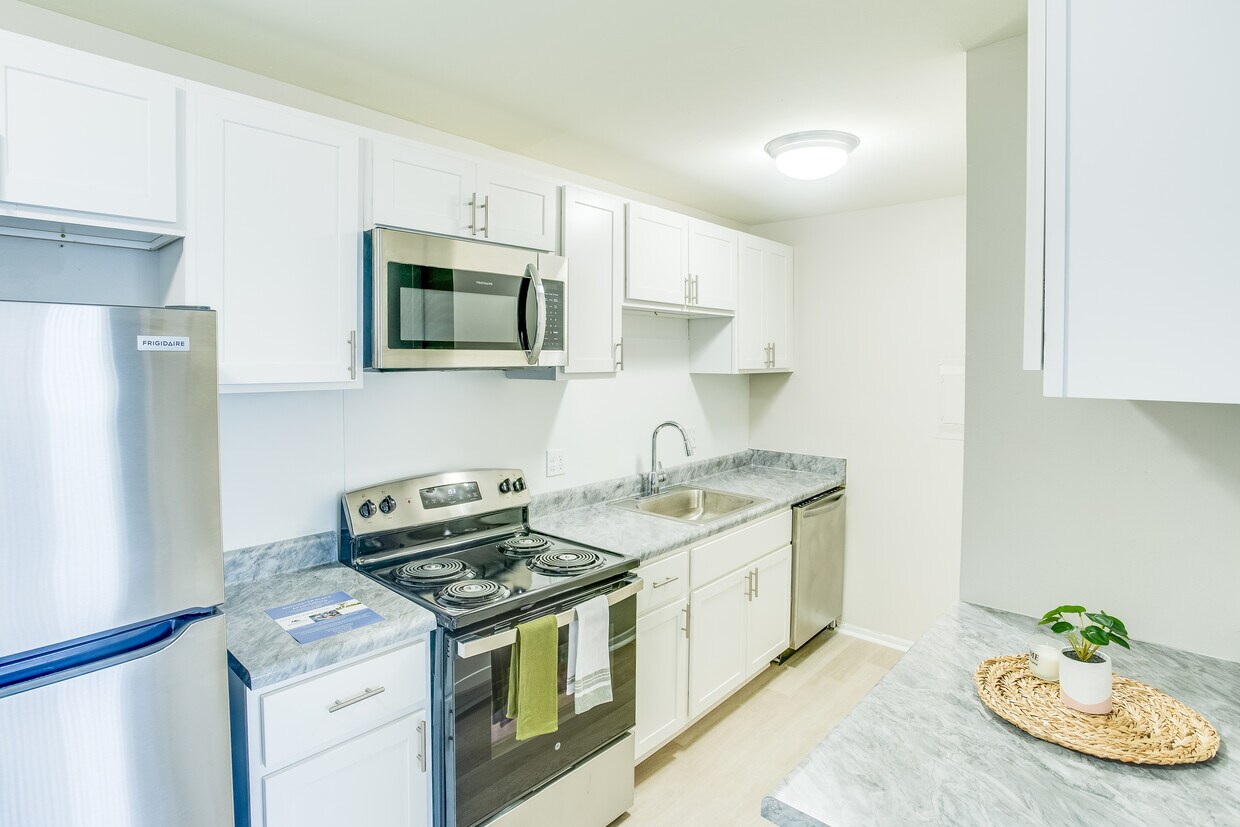 Rochester Place Apartments in Rochester, MI