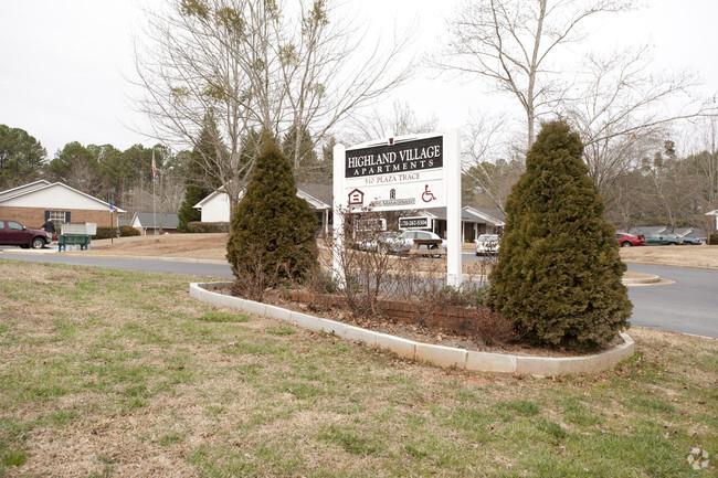 Building Photo - Highland Village