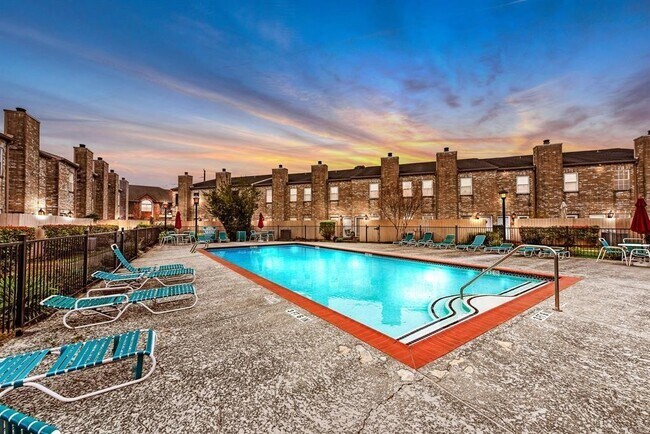 Foto del edificio - 8063 El Mundo St