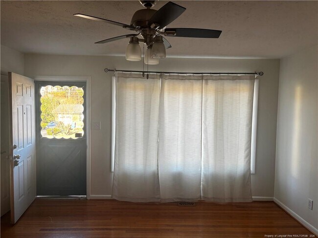 Foto del edificio - 854 Stoneykirk Dr