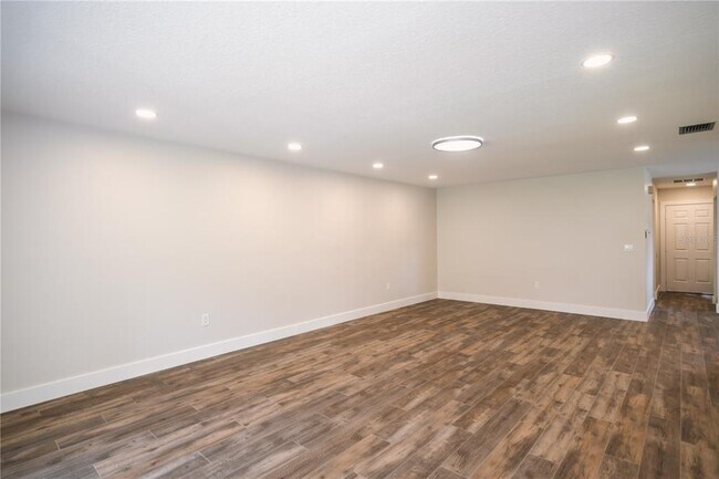 Foto del edificio - 3401 Tallywood Ln