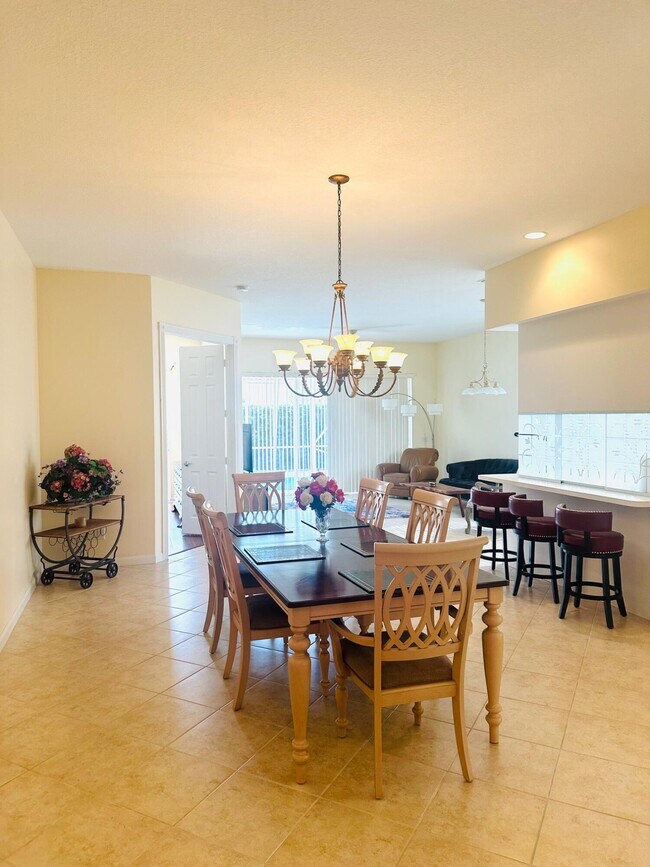 Foto del edificio - 4779 Blossom Dr